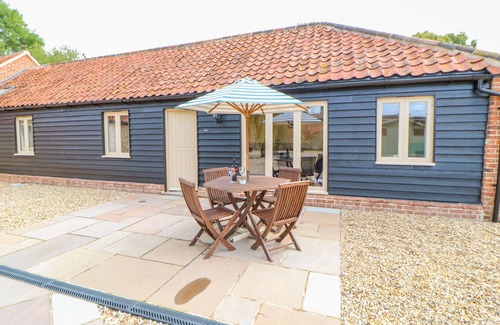 Stanfield Cottage | THE GRANARY, family friendly in Willow Grange Barns, Stanfield