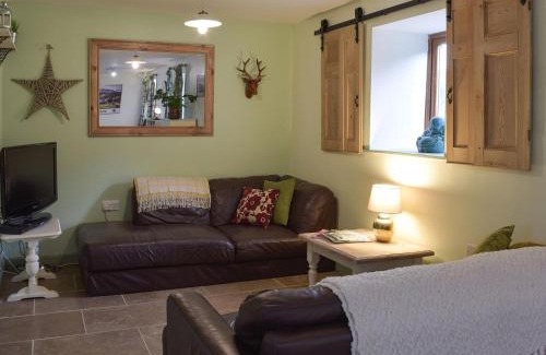 Llanybri House | The Granary