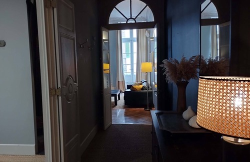 Bastide Saint-Louis Apartment | The Grand 42 - stylish apartment