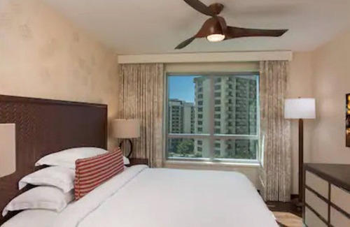 Waikiki Resort | THE GRAND ISLANDER BY HGVC, 2br Premier Ocean View Condo