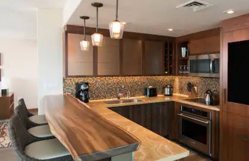 Waikiki Resort | THE GRAND ISLANDER BY HGVC, 2br Premier Ocean View Condo