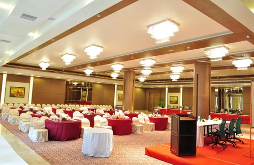 Gomti Nagar Hotel | The Grand JBR