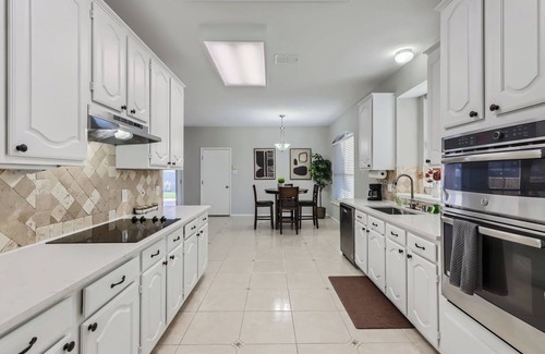 Southwest Carrollton House | The Grand Leicester – Spacious 4BR Stay