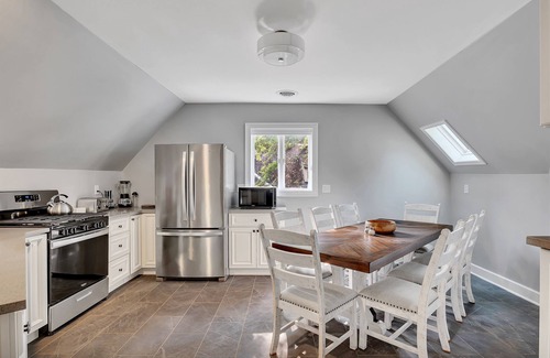 Saratoga Springs Apartment | The Grand Mare Travers | Award Winning Restoration | Huge | Sleeps 8 | Luxury