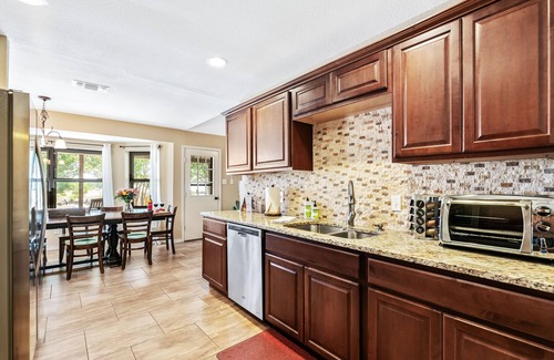 Buchanan Dam House | The Grand Palapa at Blue Sky