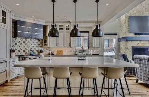 Copper Mountain House | The Grand Timbers - Luxury Ski-in/Ski-out Home with Mountain Views