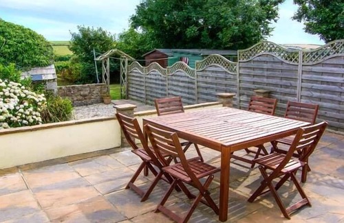 Little Haven Cottage | THE GRANGE, family friendly, country holiday cottage in Little Haven