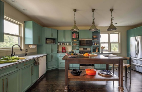 Kerhonkson House | The Grateful Woods Farmhouse w/Hot Tub & Fire Pit