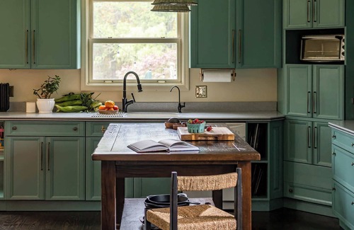 Kerhonkson House | The Grateful Woods Farmhouse w/Hot Tub & Fire Pit