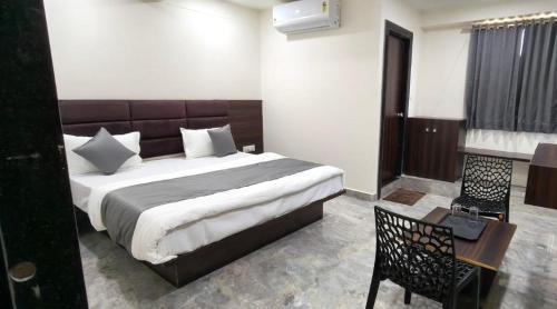 Dholka Hotel | The Gravity Hotel