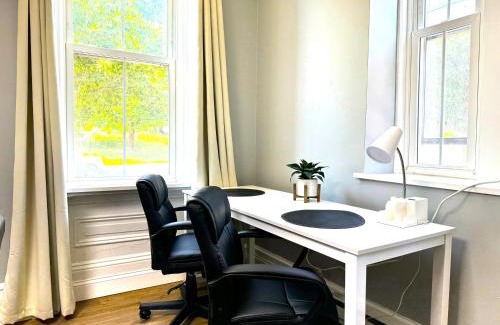 Wilmington Apartment | The Grayson at Park Place- cozy and fully updated with King bed free coffee and fast WIFI