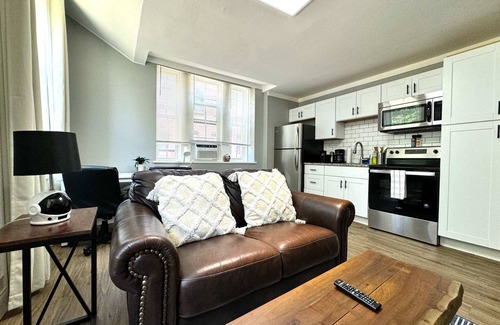 Wilmington Apartment | The Grayson at Park Place - Historic Charm Meets Modern Comfort