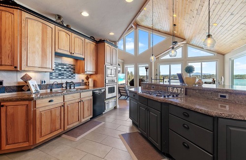 Hayden Lake House | The Great Escape! Bring the family for an unforgettable vacation at the lake!