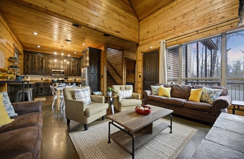 Hochatown Cabin | The Great Escape ⭐KIDs FAVE⭐OutdoorPlay⭐PremiumCabin EVCharger/BoatParking/Tub