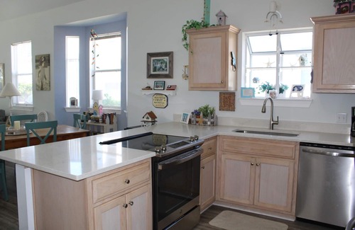 Crystal Beach House | 'The Great Escape'.Private Pool.Beach cottage.Steps to Beach!