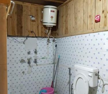 Banjar Cabin | The Green Himalayan Mudhouse Bahu ,Jibhi