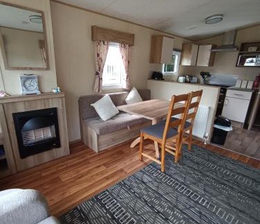 Newquay House | The Green - Summer Breeze