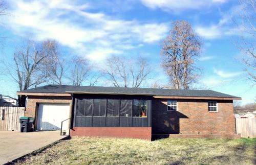 Tahlequah House | The Greenhouse - 3bed 2bath home in Tahlequah, OK