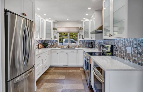 Central Okanagan House | The Gregory | Lake Views, Hot Tub, Theatre & Pool