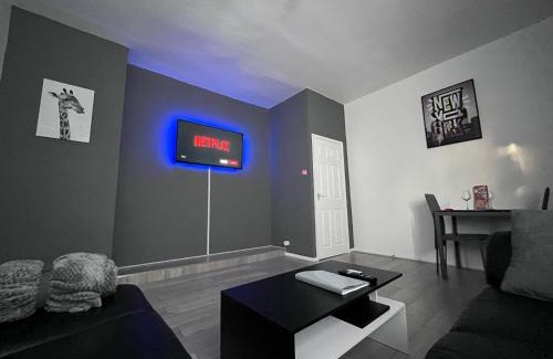 Blyth Apartment | The Grey House