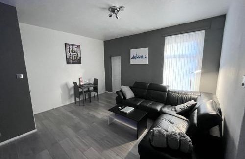Blyth Apartment | The Grey House