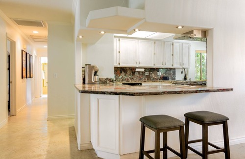 Desert Hot Springs House | The Grotto- 5bd/4ba-Waterfalls-Pool-Spa-Games Room-Secluded Acreage