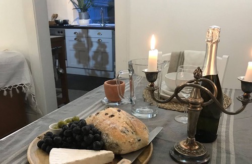 Aveton Gifford Cottage | THE GUEST COTTAGE, family friendly, with a garden in Aveton Gifford