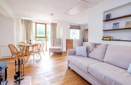 Woodbridge House | The Half House