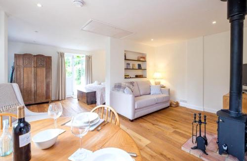 Woodbridge House | The Half House