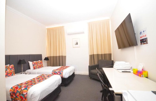 South Bathurst Hotel | The Hallows Accommodation