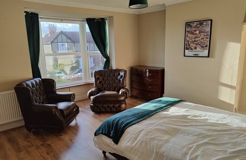 Sheringham House | The Halt, Sheringham - 2xcar spaces Family and dog friendly, close to the beach.