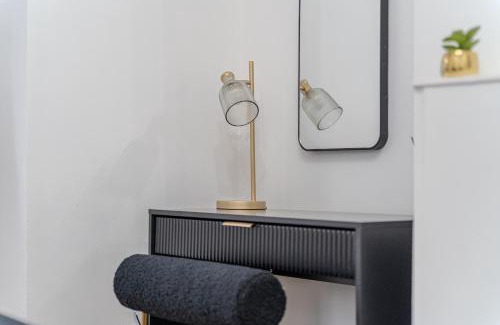 Grays House | The Hampden House - Sleeps 7