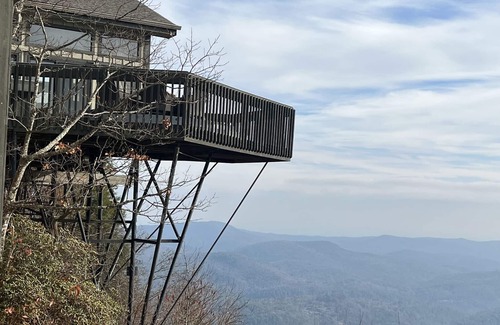 Highlands House | The Hangout - Large Upscale Home with Dramatic Views in Highlands