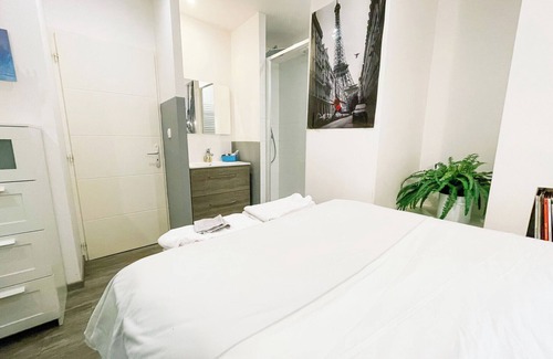 Secteur 2 Apartment | 🌞 The Harmony of the Lime Tree 🌳