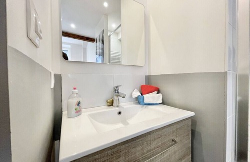Secteur 2 Apartment | 🌞 The Harmony of the Lime Tree 🌳