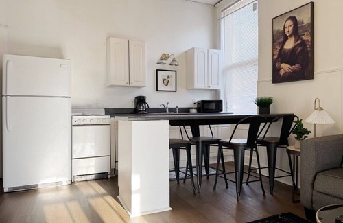 Evansville Apartment | The Harrison H/1BR/1BA Downtown Apt