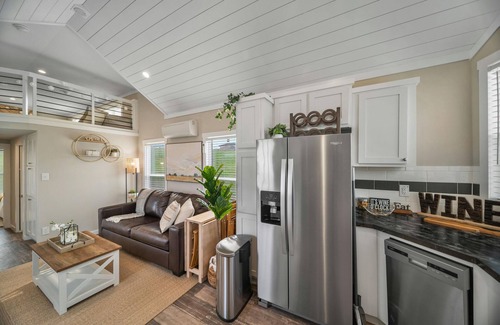 Fredericksburg Cottage | The Haven - 95