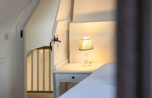 Chipping Norton Apartment | THE HAVEN, family friendly, with a garden in Chipping Norton