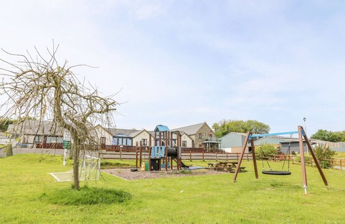 Aberystwyth Cottage | THE HAY SUITE, pet friendly, with pool in Aberystwyth