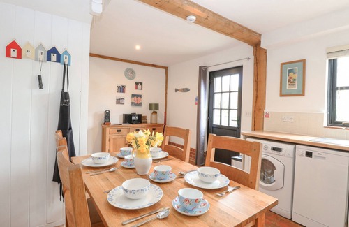 Haddiscoe Cottage | The Hayloft