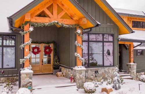 Elk Park House | The HeartStone Lodge at Eagles Nest