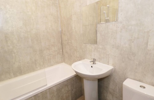 Thornton-Cleveleys Cottage | THE HEN HOUSE, pet friendly, with a garden in Thornton, Lancashire