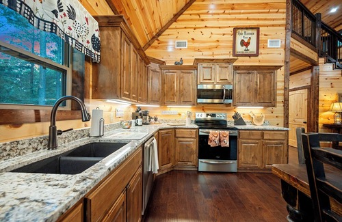Pickens Cabin | The Hen House - Cozy Chicken-Themed Retreat | 3 King Suites, Loft, Hot Tub & Game Room