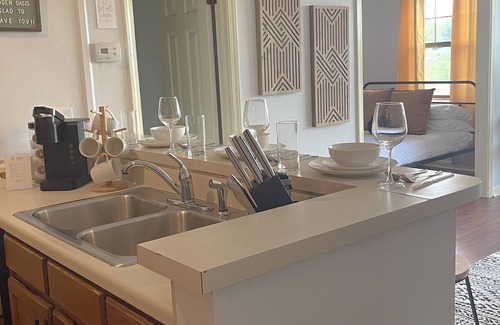Five Points Apartment | The Hidden Oasis 5 PTS & Mins DWTN Fast Wi-Fi