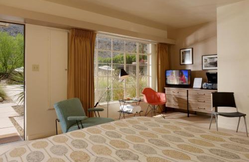 Downtown Palm Springs Hotel | The Hideaway - 21 and Over