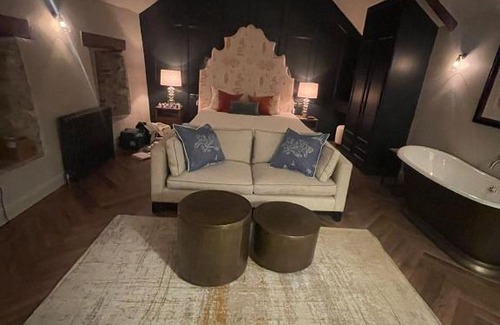 Bridgend Bed & Breakfast | The Hideaway