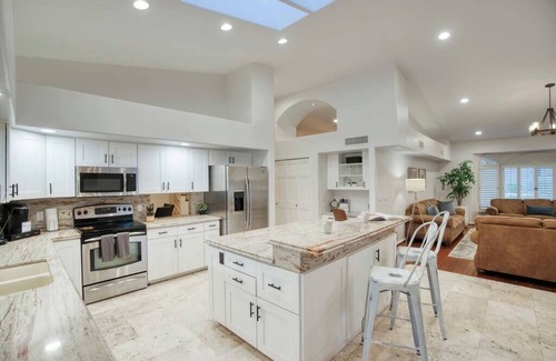 Paradise Valley Village House | The Hideaway Summary: