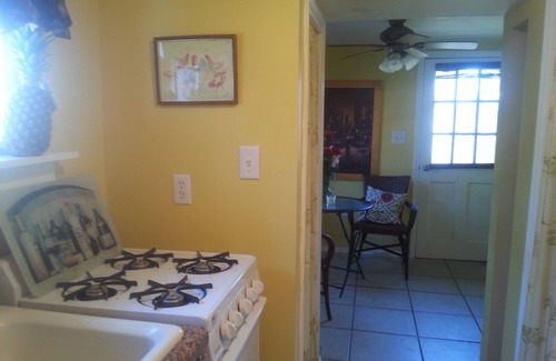 Clearwater Apartment | The Hideout at Sunset House and Gardens a bit of old style Florida