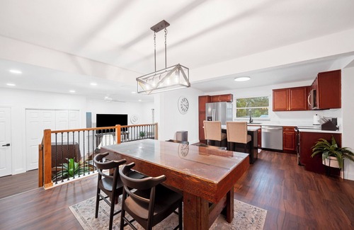 Lakeland House | The Hillside Haven - 4BR Pool Home