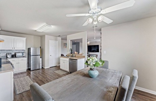 San Antonio House | The Hilltop (Close to Lackland)